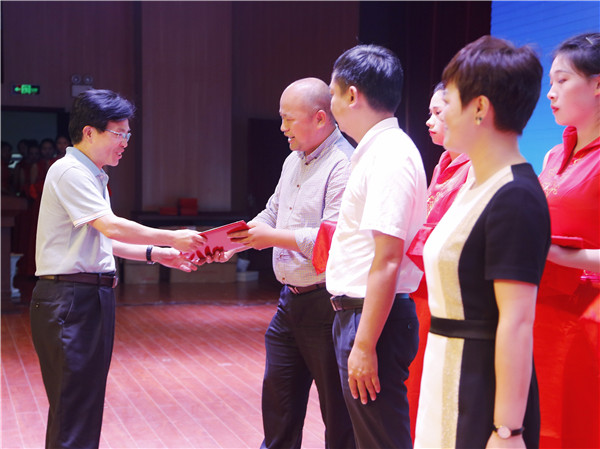 必赢官网举办“互联网+”大学生创新创业大赛暨第五届江西省大赛选拔赛
