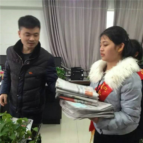 校学生会开展雷锋月爱心活动(3).jpg
