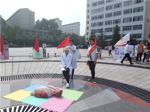 校团委积极组织团员青年参与2017年必赢官网职业教育周活动(3).jpg